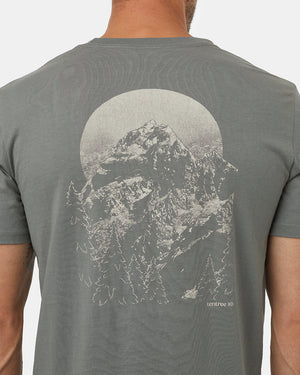 Green-Crew-Neck-Graphic-Shortsleeve-T-Shirt