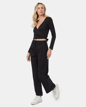 Black-Sustainable-Longsleeve-Wrap