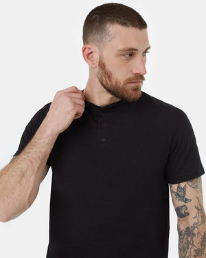 black_basic_3button_tee